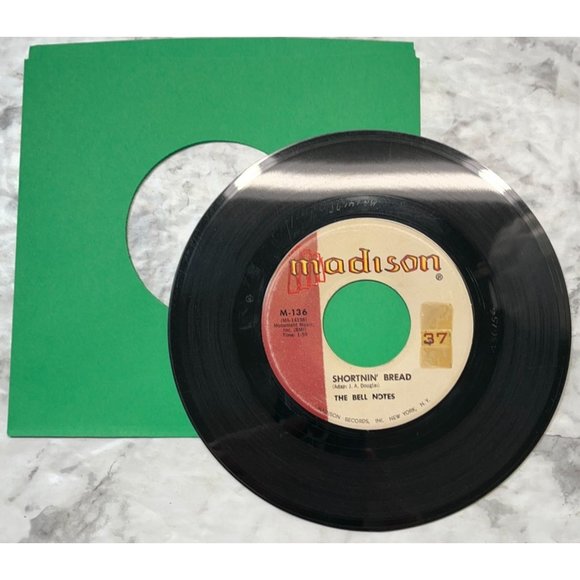 The Bell Notes Shortnin Bread / To Each His Own 45 Rock Madison 136 - Picture 3 of 6